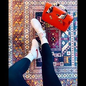 Jordan 1 mid (University red)